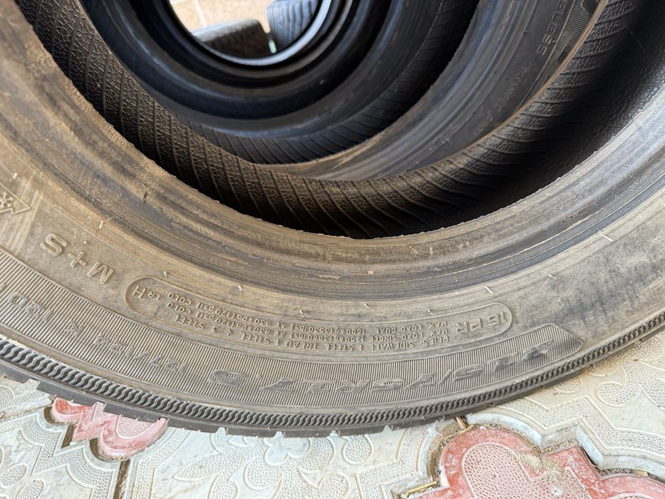 Шина 17,5 зимние 215/75