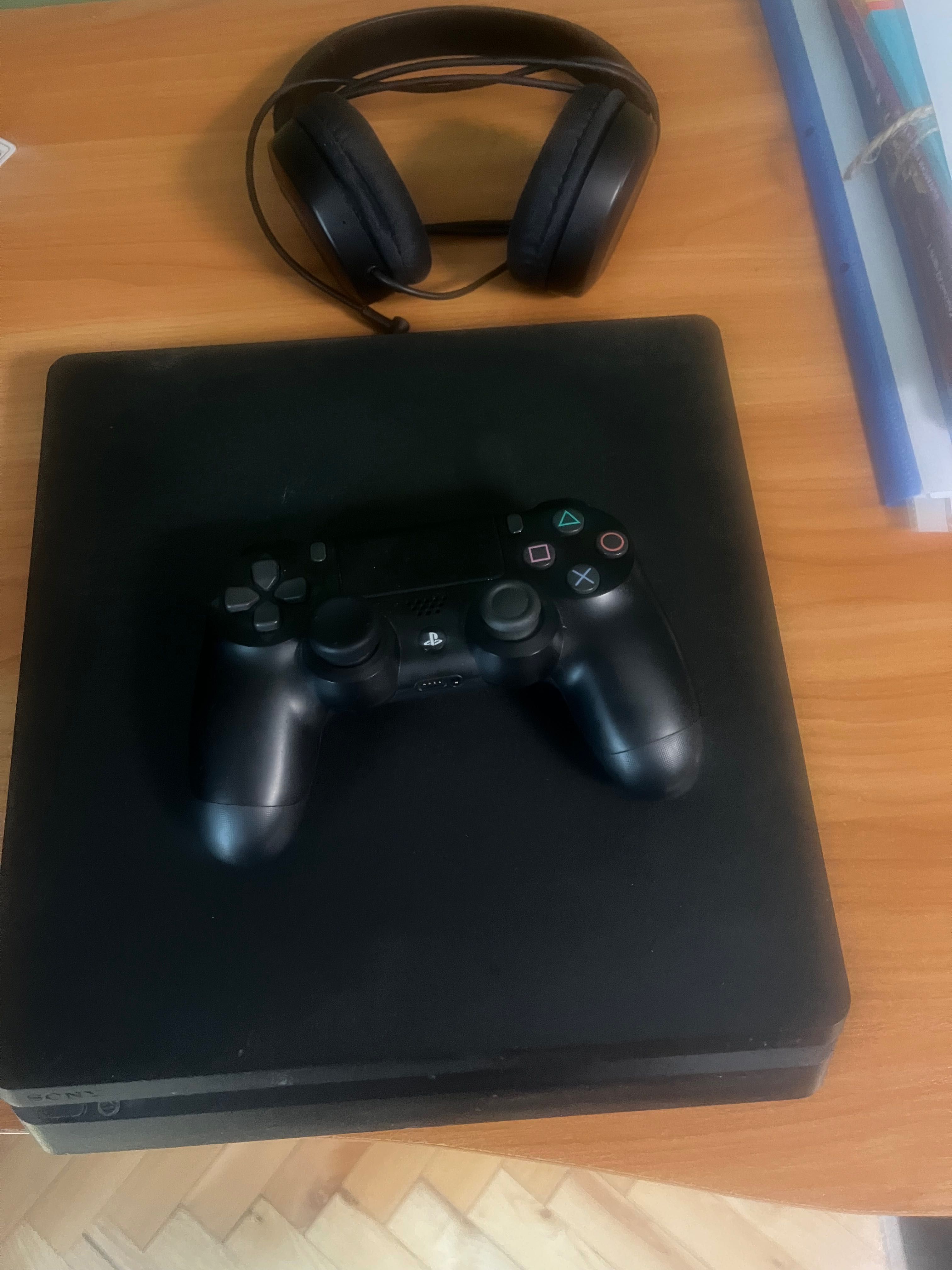 PlayStation 4 slim