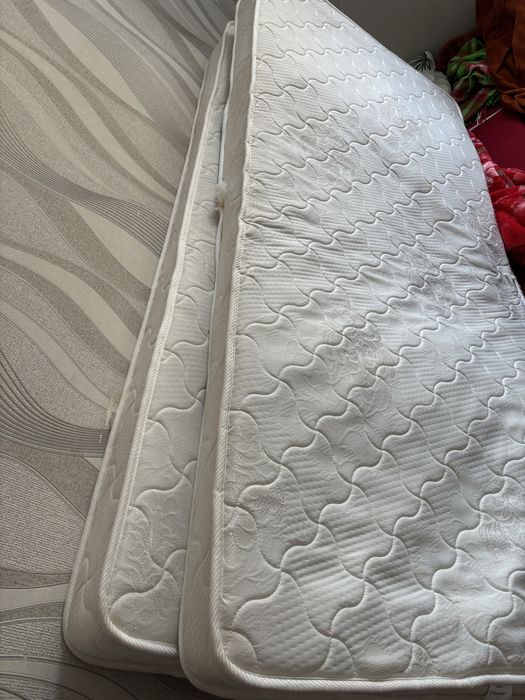 Матрас в отличничном состяни 10 000 тенге