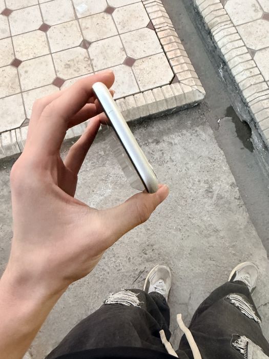 Iphone 11 xolati zor