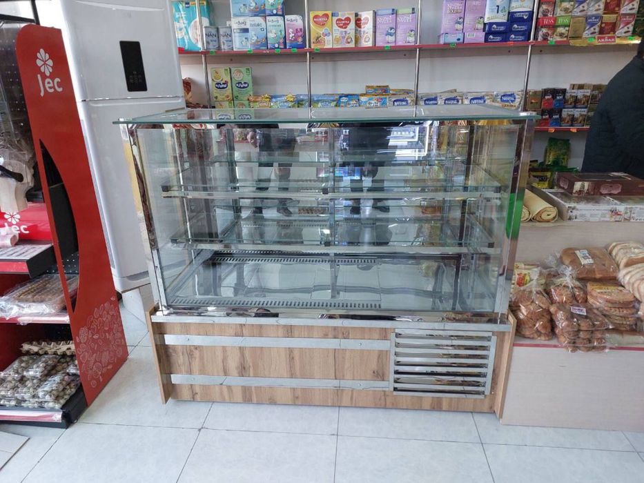 Витрина холодильник торт учун
