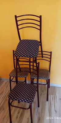 Тръбни метални столове с тапицирана седалка