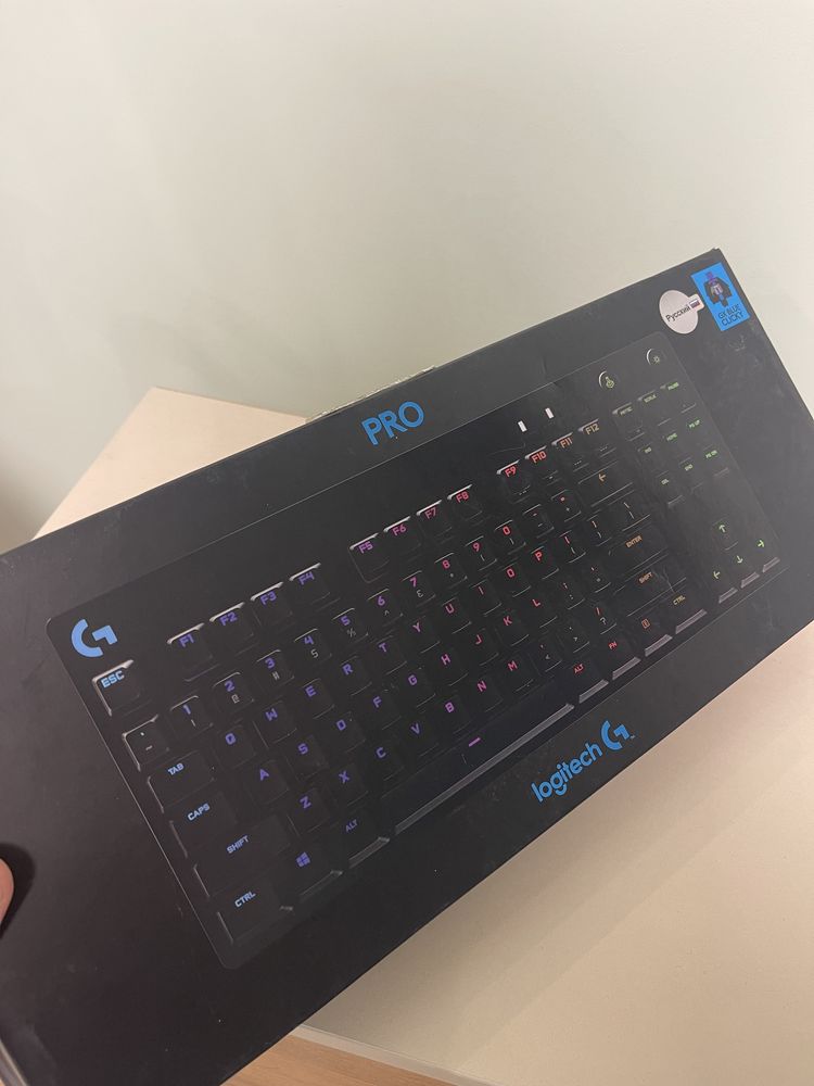 Клавиатура Logitech Pro