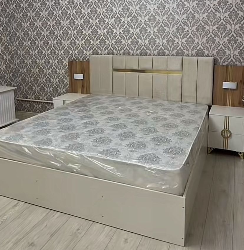 Спальный и шкаф.