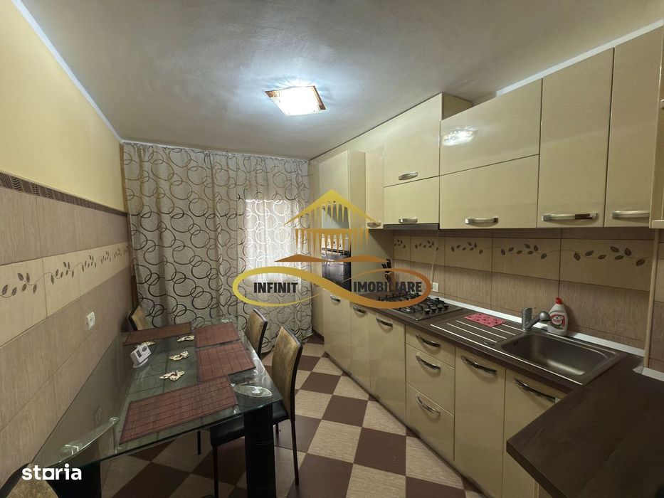 Apartament 3 camere renovat de vanzare in Bacau