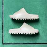 Papuci Adidas Yeezy Slide Cream