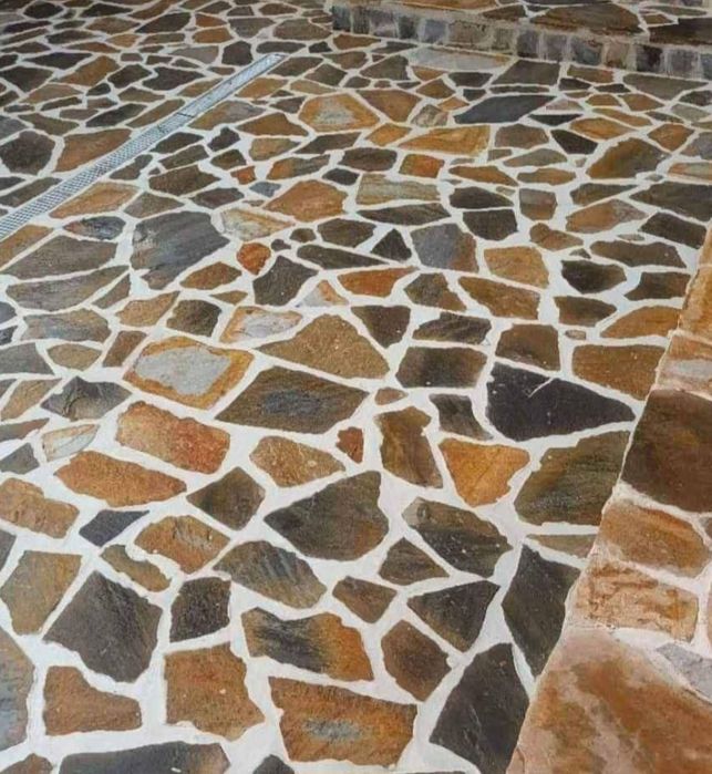 Vând piatra și montez