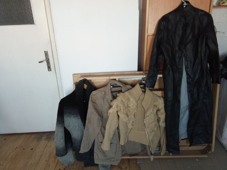 Много дрешки модерни