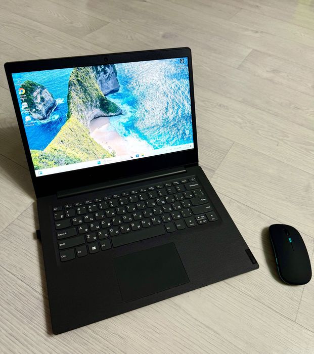 Ноутбук Lenovo для работы, учебы, в хорошем состоянии.