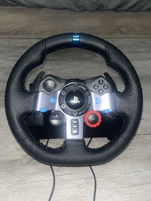 Продавам волан Logitech G29 с педали