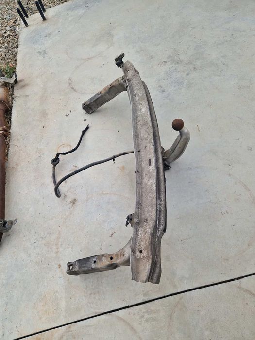 Теглич за Audi A4 B6 седан