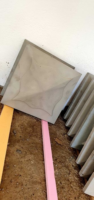 Capace , Palarii , Coame ,  pentru Gard