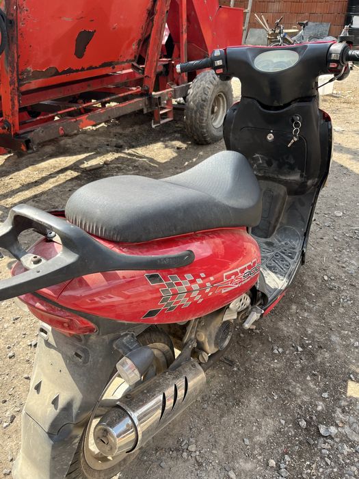 De vanzare  scuter Rex 900
