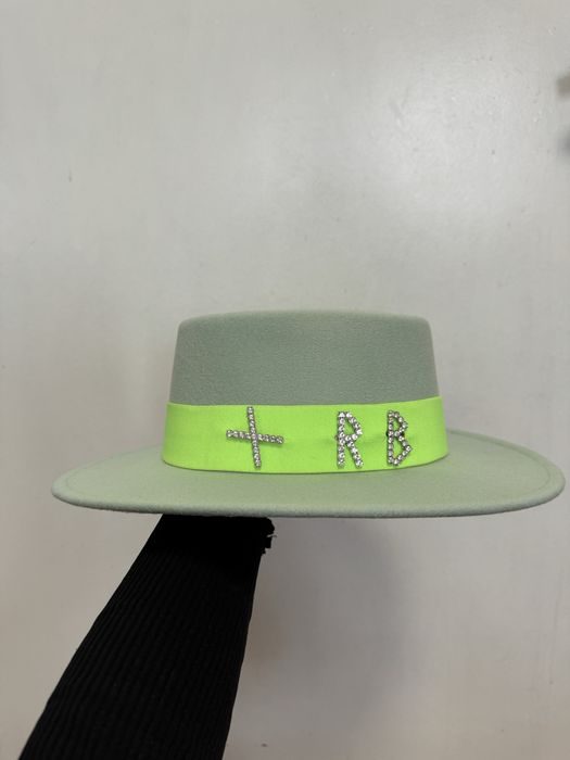 Шапка RB в различни цветове