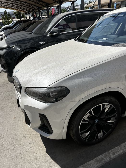 BMW IX3 srochno sotilvotti