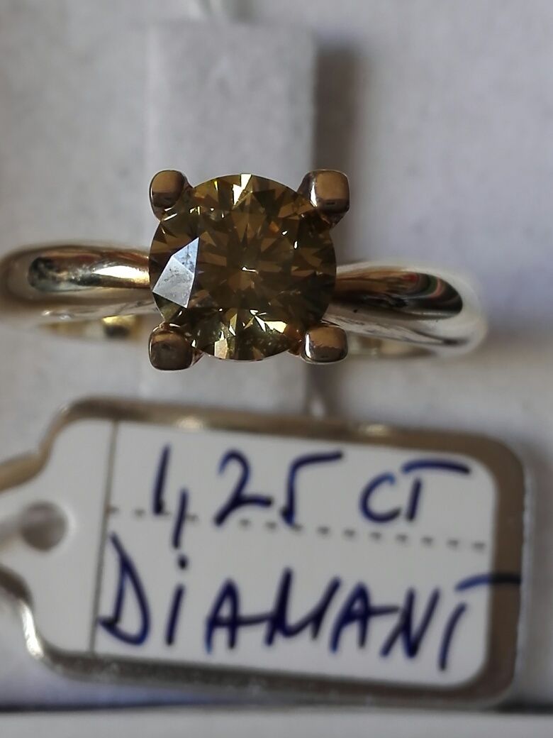 Vînd inel solitar superb din aur cu diamant 1,25ct