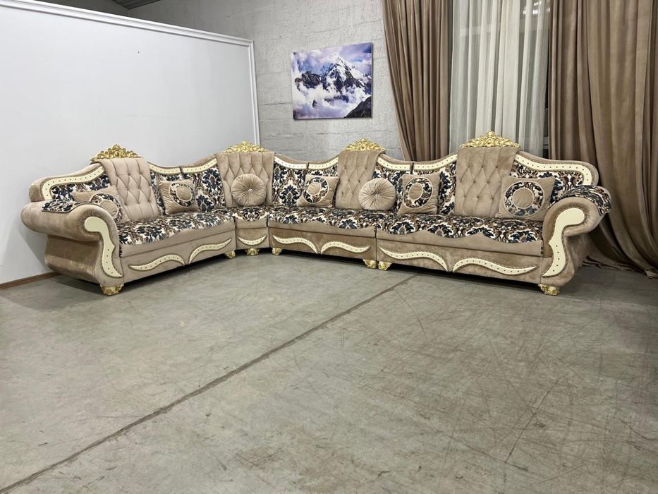 Диван угловой 2,95 на 4,35