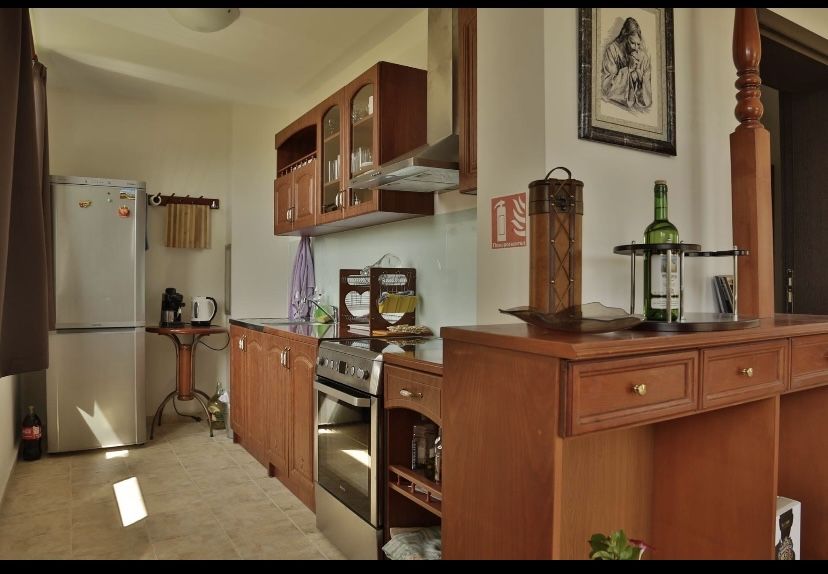 Дава се под наем Къща в с. Юнец, Област Варна - 180 кв.м за 150000 € - Снимка #2