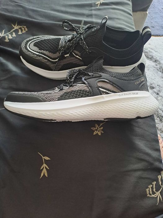 Продавам  оригинални маратонки  на Cole Haan-нови