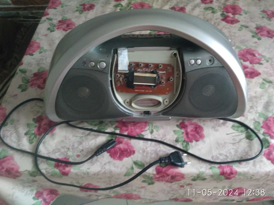 Радиомагнитола .