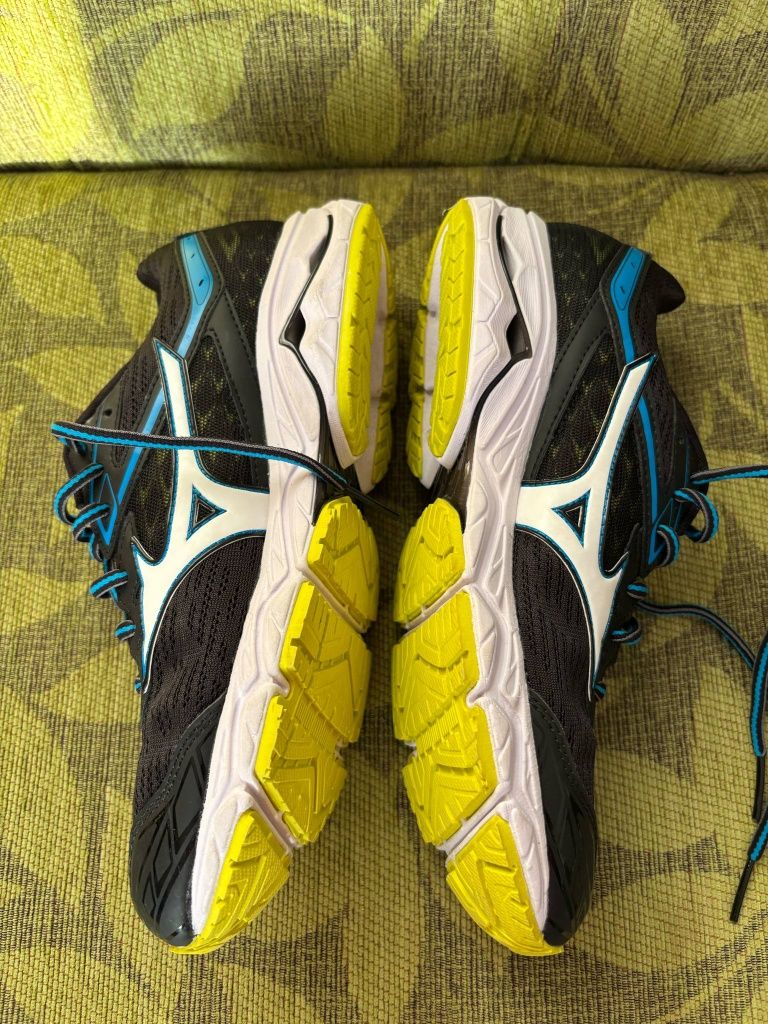Мъжки маратонки mizuno wave ultima 9.