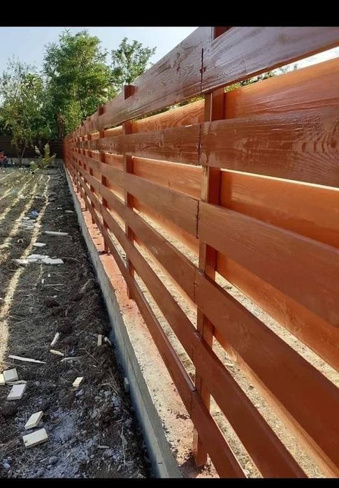 Vând garduri și porți la comanda clientului din materialele mele