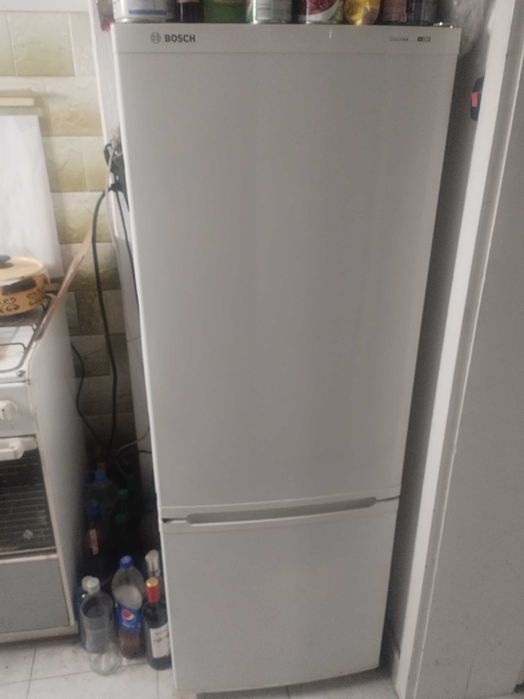 Хладилник"BOSCH"с компресор"Damfuss"155 см.височина с фризер отдолу