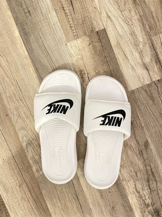 Slapi nike , papuci nike