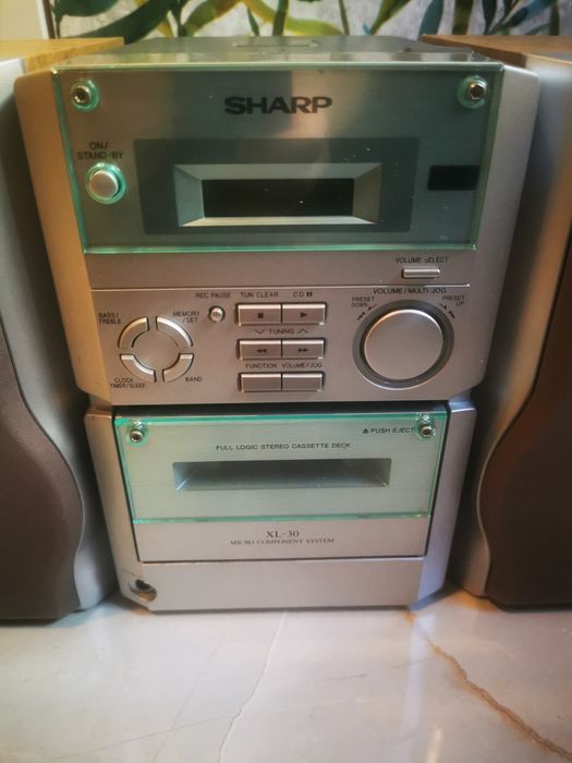 Combina SHARP casetofon