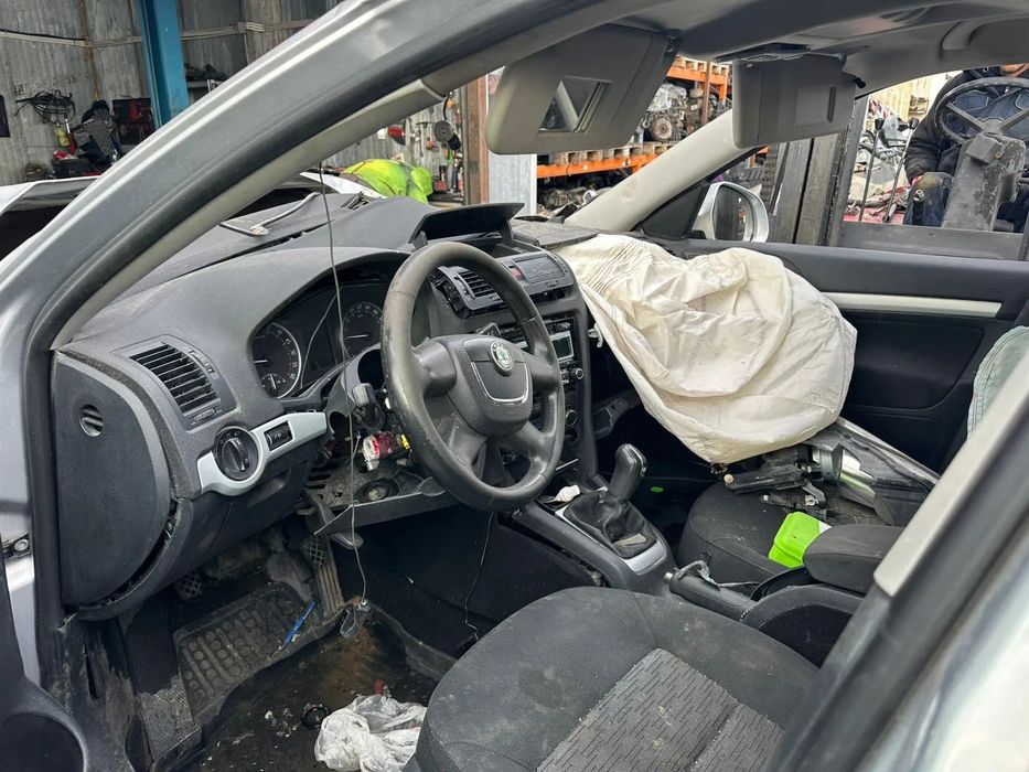 Dezmembrari Skoda Octavia 2 Facelift 1.6 tdi CAYC
