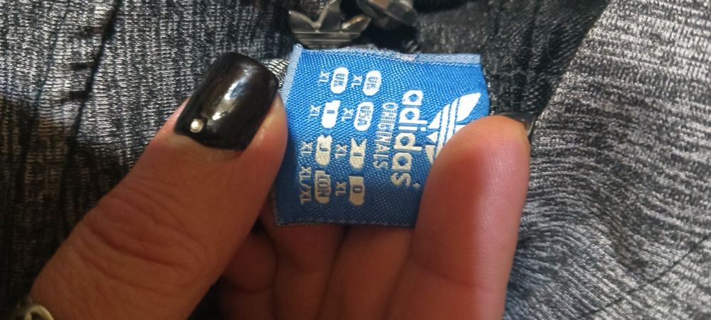 Vând trening Adidas originale