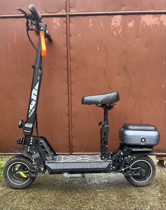 Trotineta electrica cu 2 locuri+portbagaj