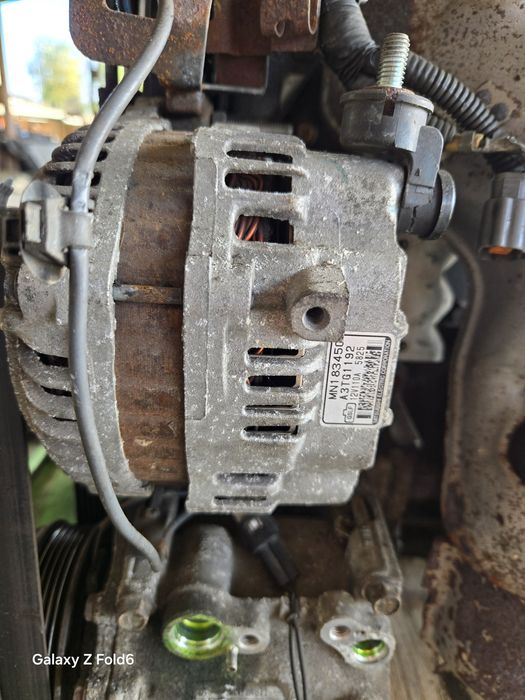 Алтернатор за Мицубиши Аутлендар 2.4 бензин  2003-2006г./Mitsubishi ou