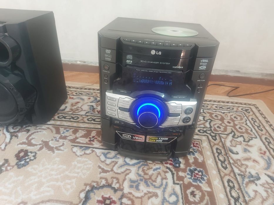 Продам Музыкальный центр lg