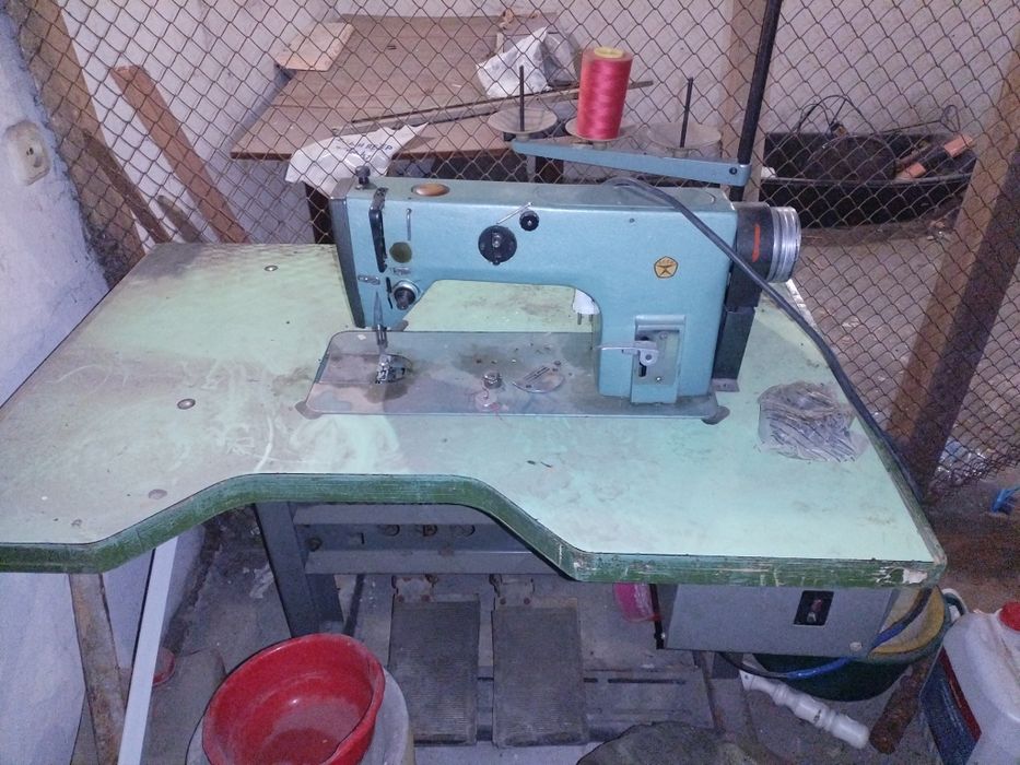 Промышленная швейная машинка