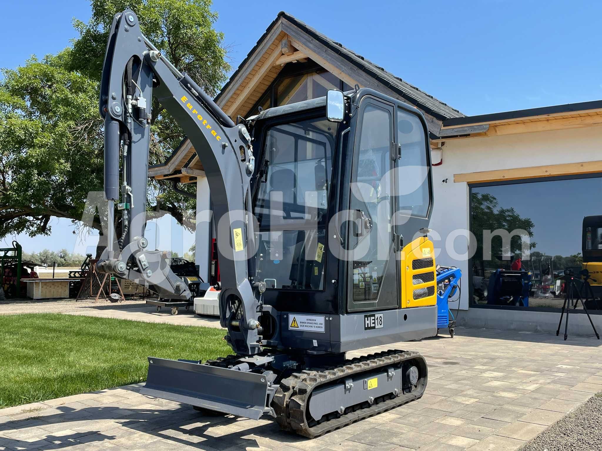 Excavator cu usa / Eurotrac HE18-C - HE28-C