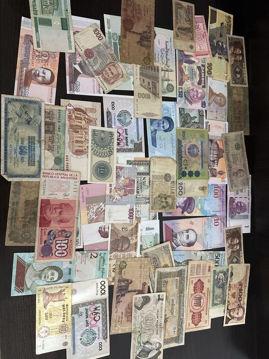 Lot 200 de bancnote de colectie