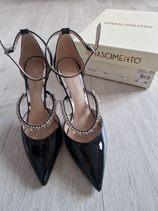 Pantofi eleganti rinascimento