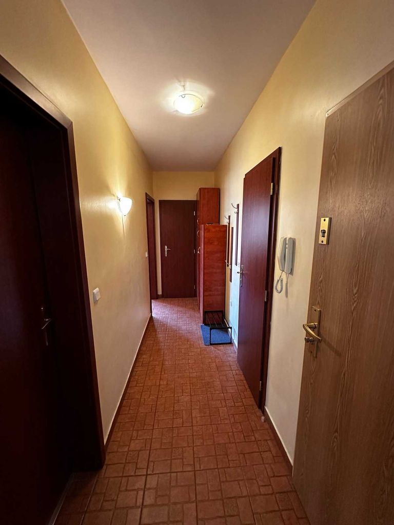 Дава се под наем Тристаен апартамент в Варна, Генералите - 90 кв.м за 561 € - Снимка #1