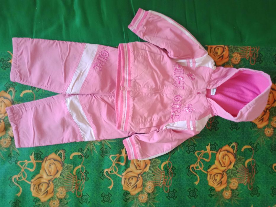 костюм детский, куртка штаны на   2/3 года.