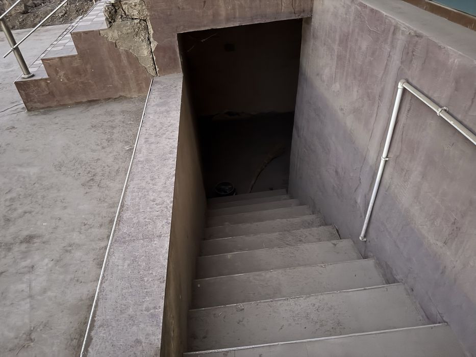 Хазораспда Читлик кўприк янда дўкон подвали