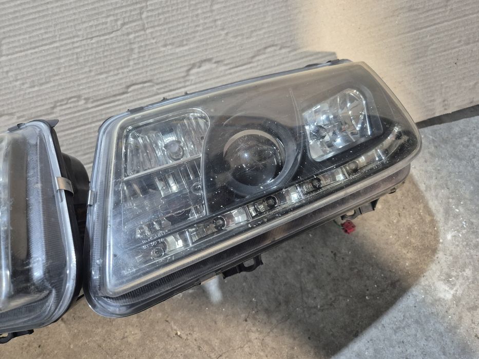 Фарове Фолксваген Бора ляв десен фар VW Bora