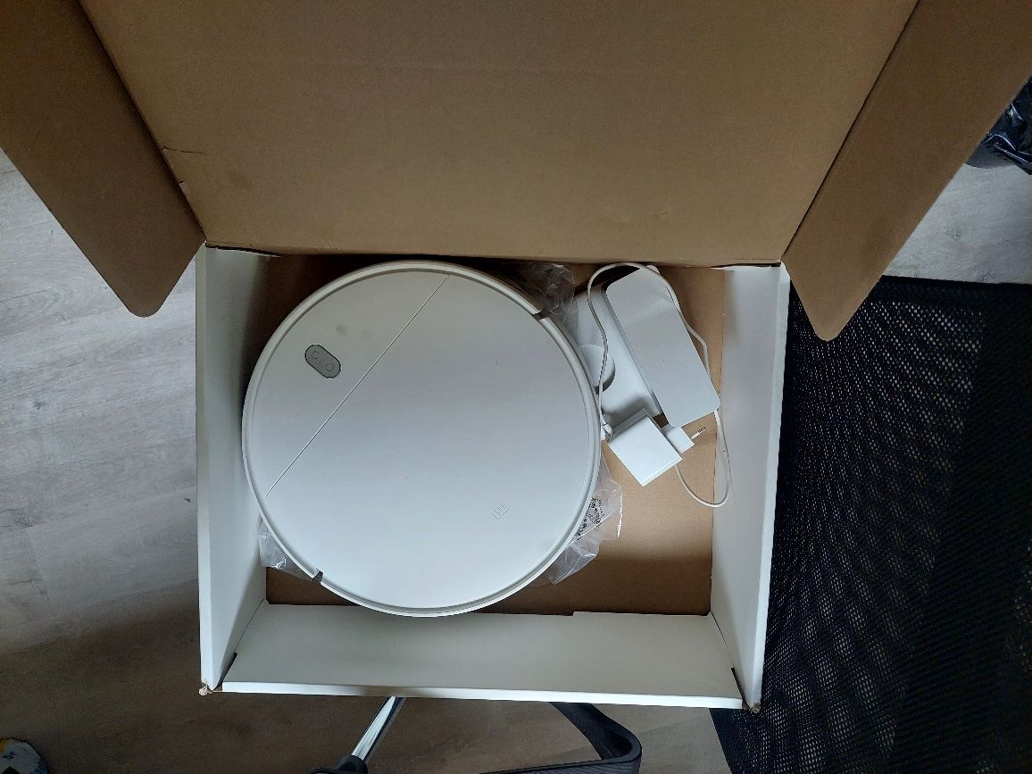 Robot Xiaomi . Aspirator + mop.