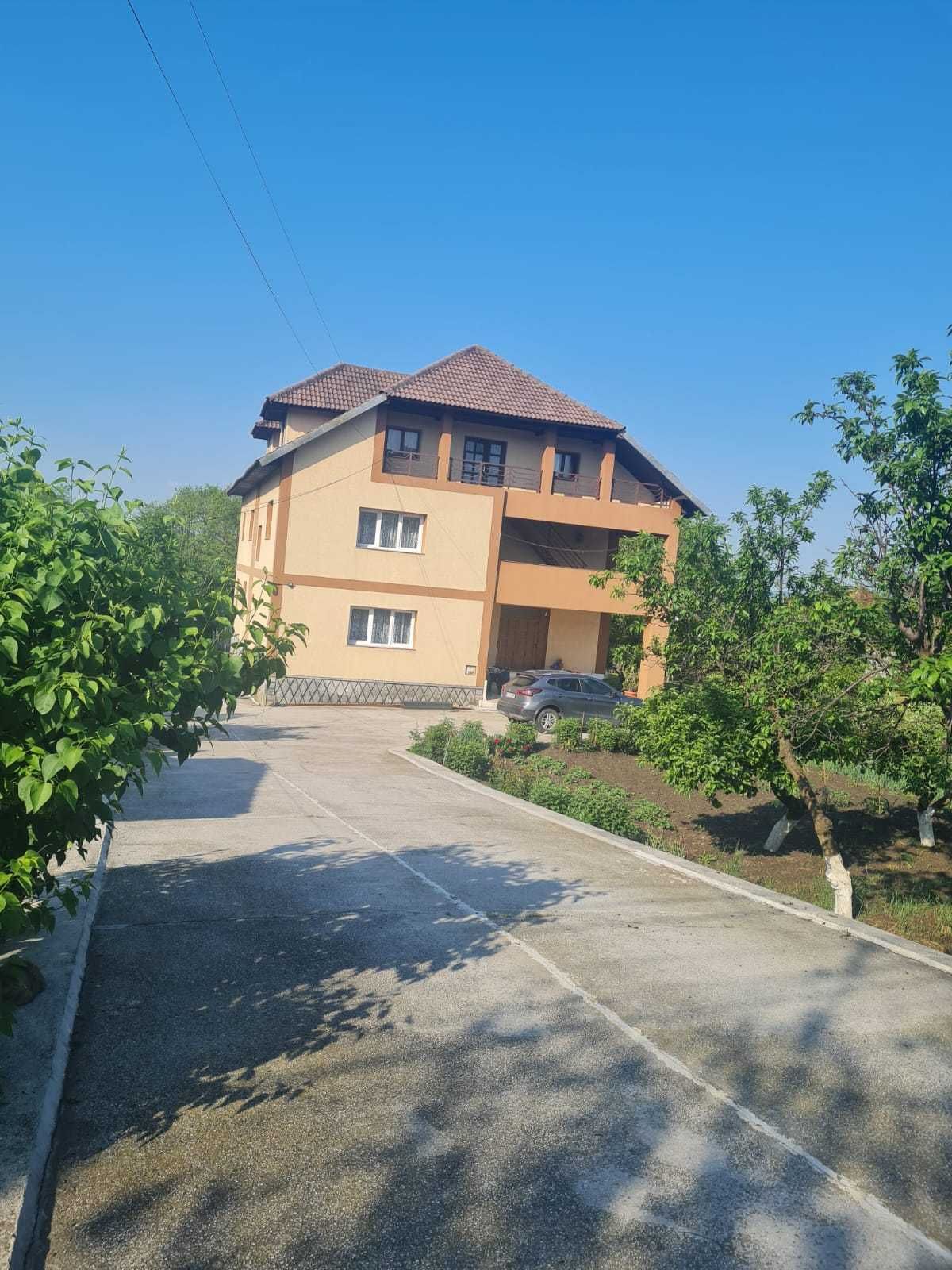 Imobil la 4 km de Rm Valcea in Budesti -Linia