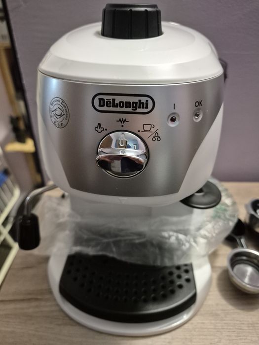 Aparat de cafea DeLonghi