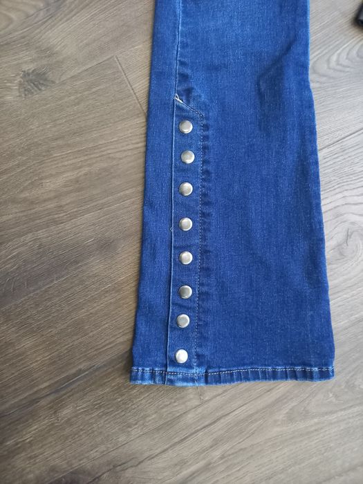 Екстравагантни дънки Veteida, Дила стил