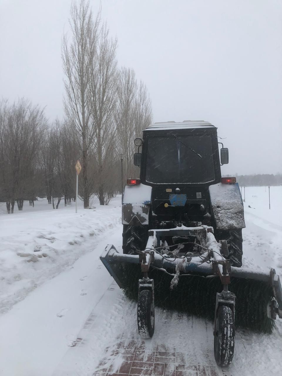 Услуги аренда МТЗ 82 щётка  ковш помпа водяной насос откачка талы воды