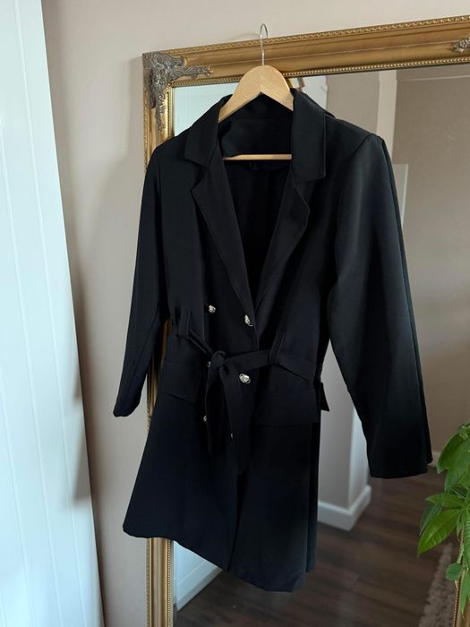 Черна рокля тип сако