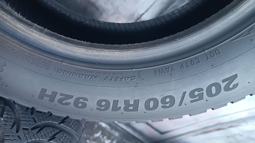 205/60/16 Kumho .
