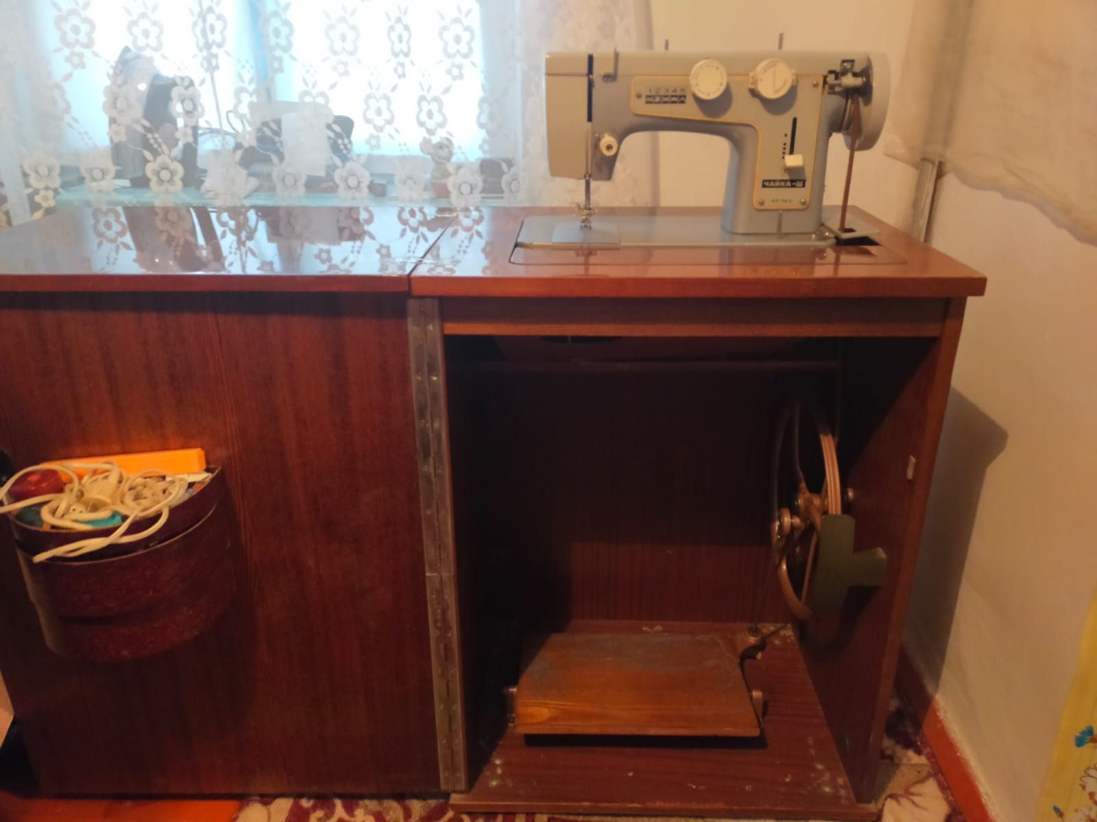 Швейная машинка с обверлогом